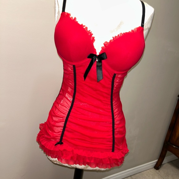 Lingerie - Picture 2 of 4